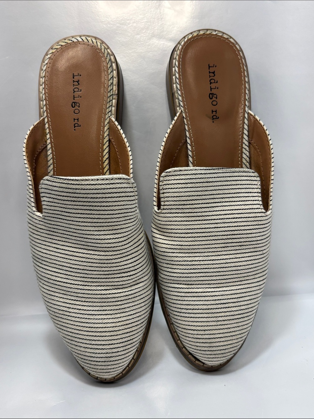 Indigo Rd. Women’s Size 6.5 Hayze striped mules pointed toe and low block heel
